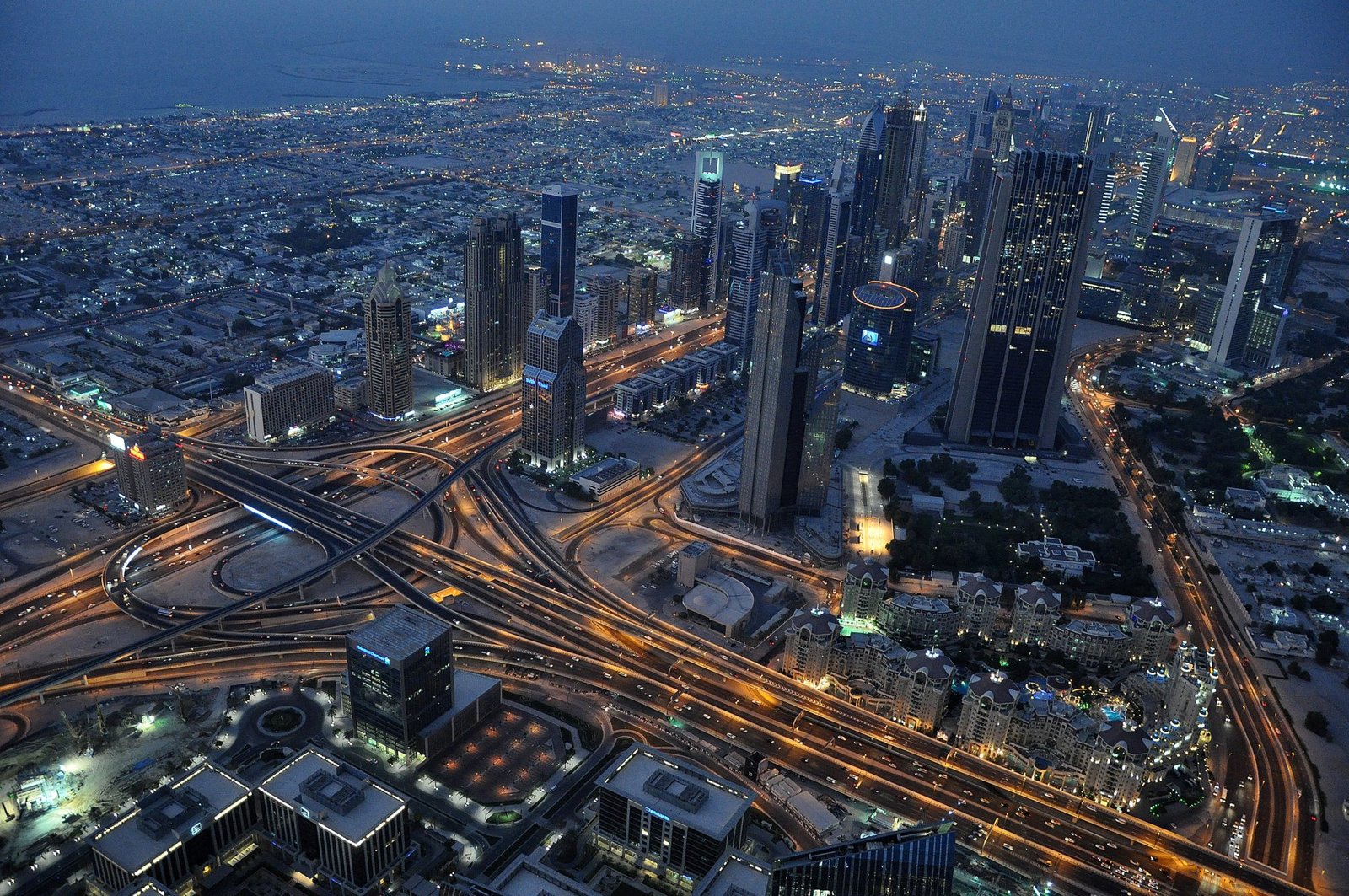 How to Incorporate a Company in Dubai Free Zones?